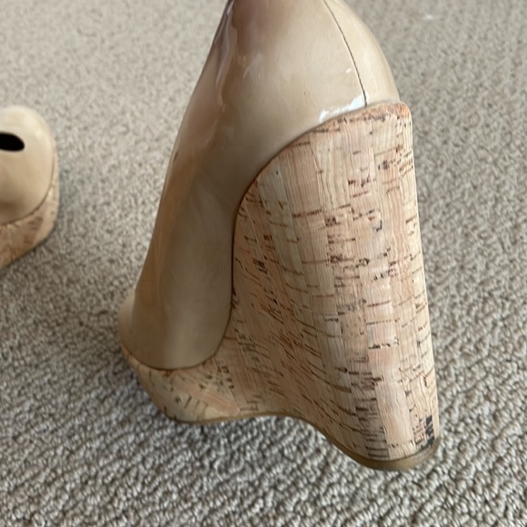 Stuart Weitzman classsic wedge - Picture 3 of 11